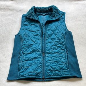 L.L. Bean Women's Deep Teal Quilted Vest medium